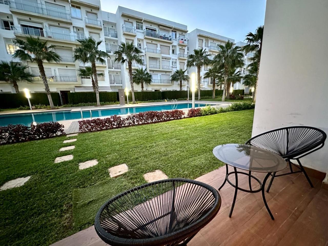 Apparemment De Luxe Vue Piscine Apartment Bouznika Luaran gambar