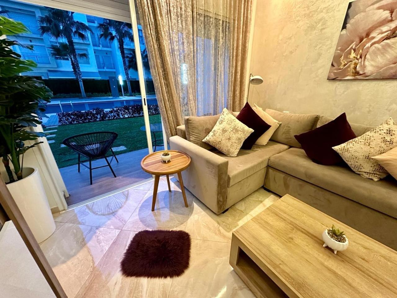 Apparemment De Luxe Vue Piscine Apartment Bouznika Luaran gambar