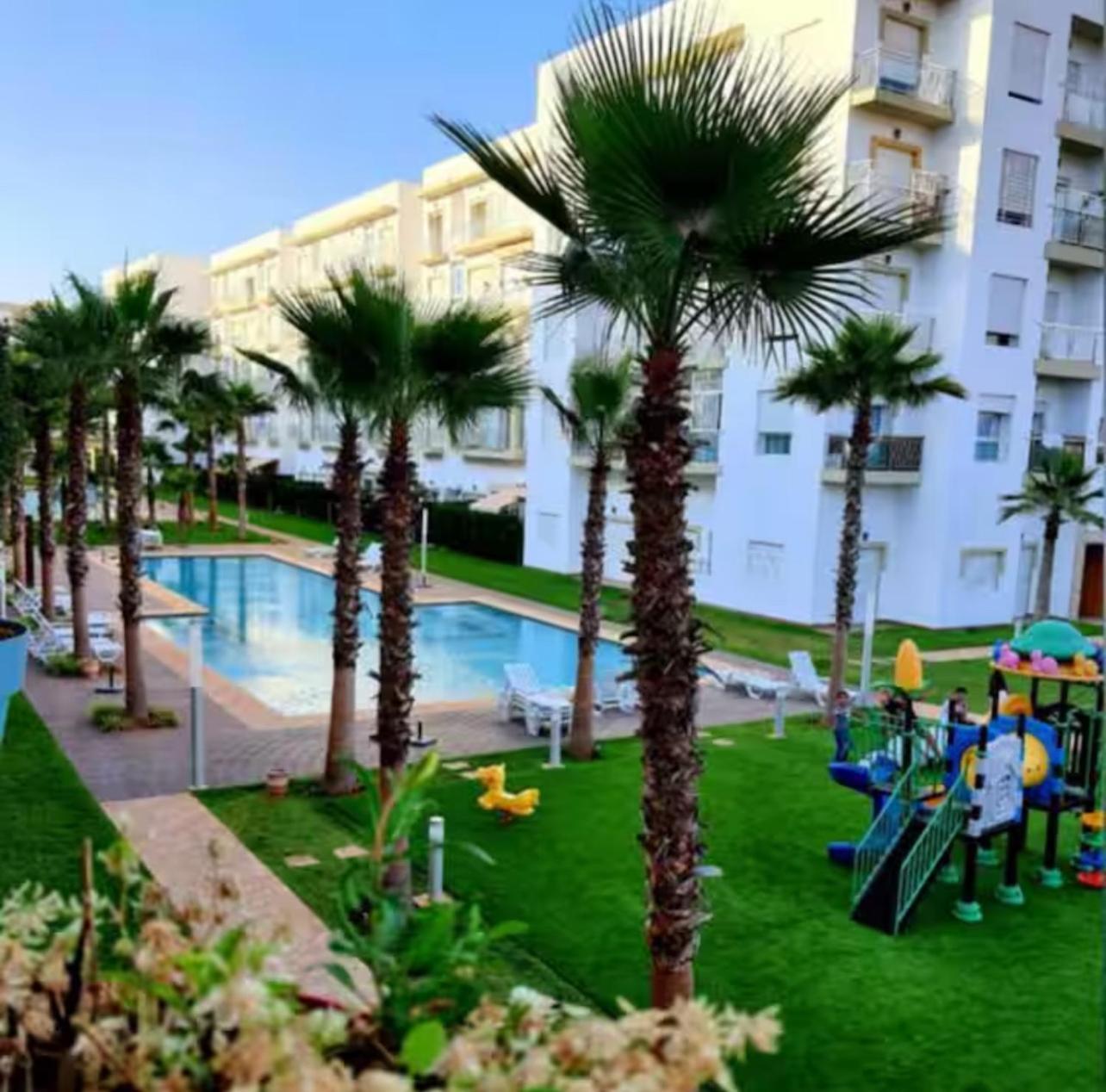 Apparemment De Luxe Vue Piscine Apartment Bouznika Luaran gambar