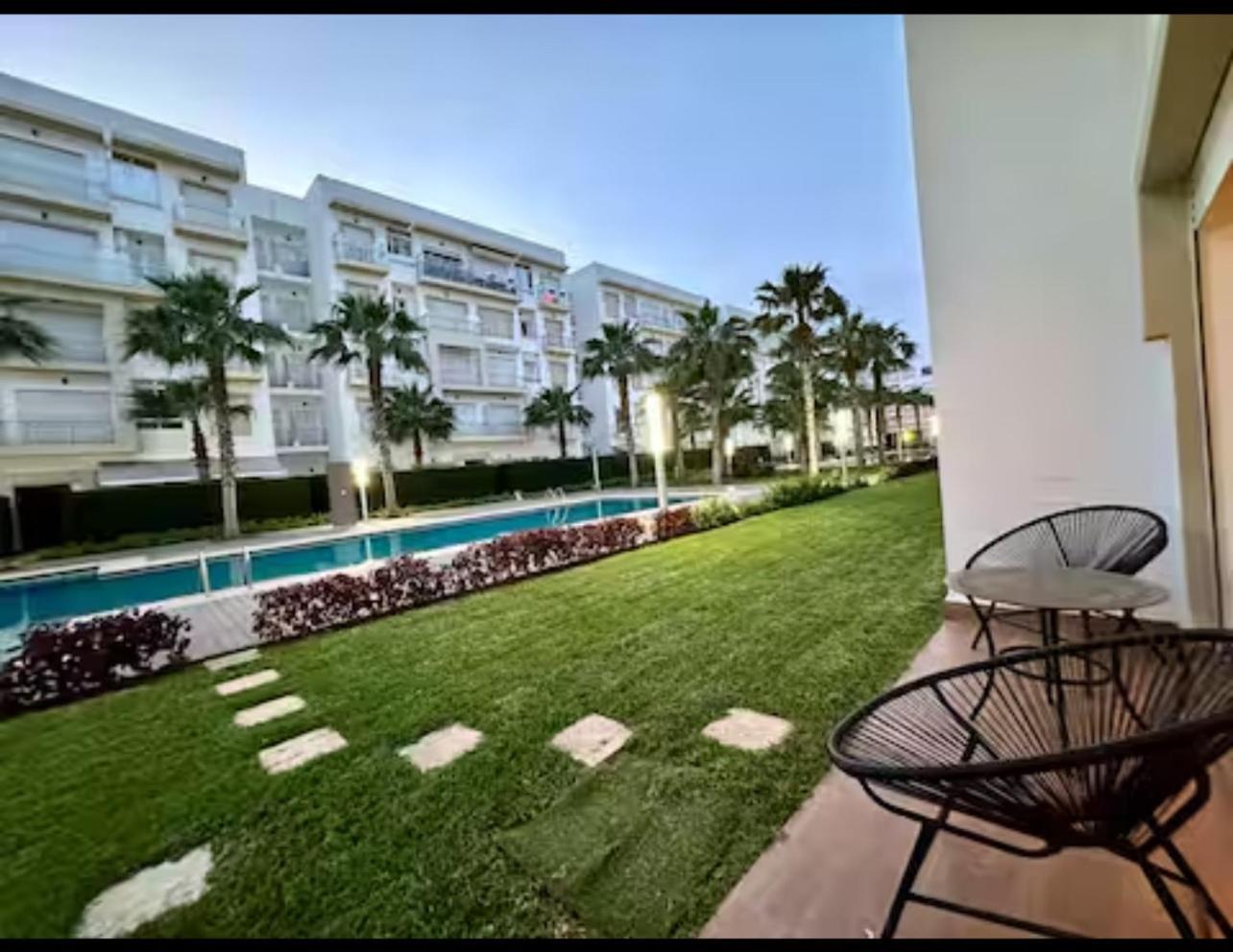 Apparemment De Luxe Vue Piscine Apartment Bouznika Luaran gambar